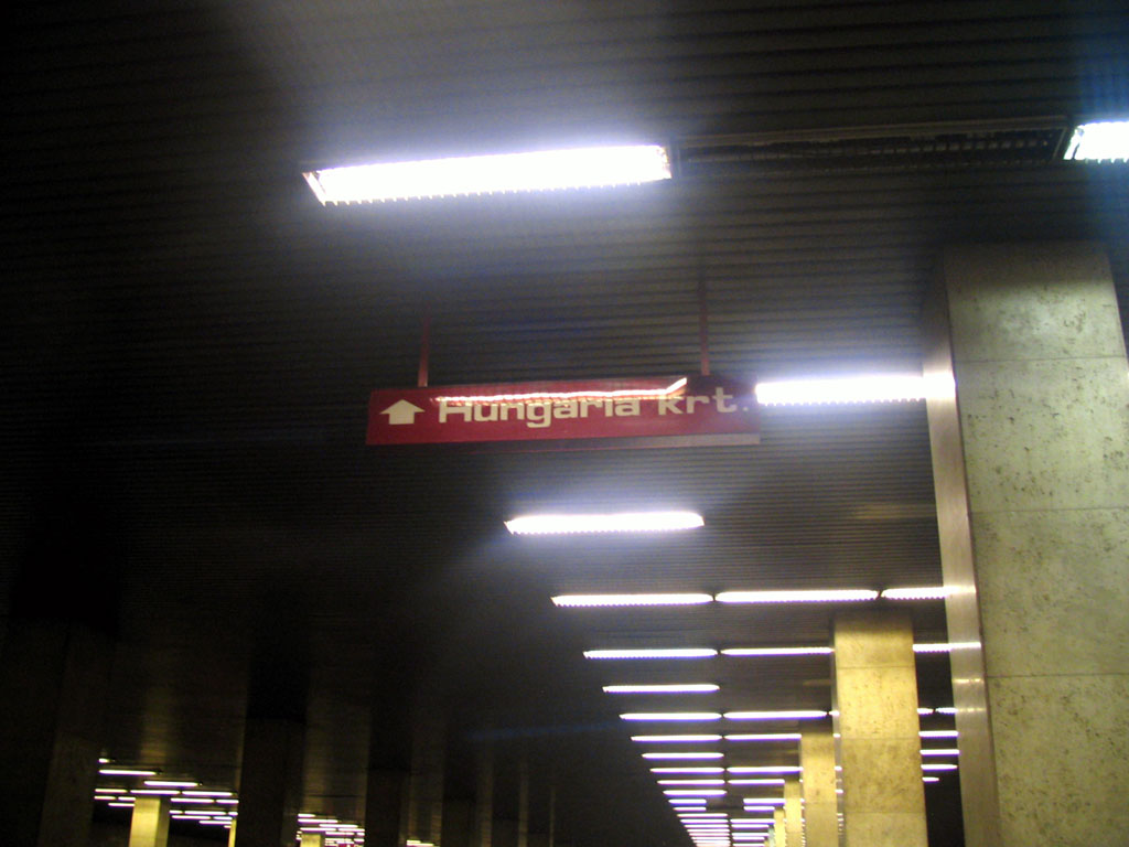 Podhledy ve stanici Stadionok