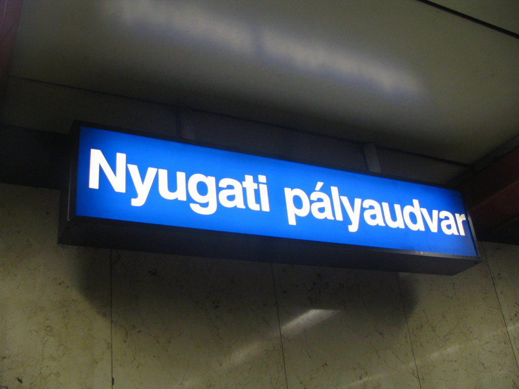 Nzev stanice Nyugati plyaudvar